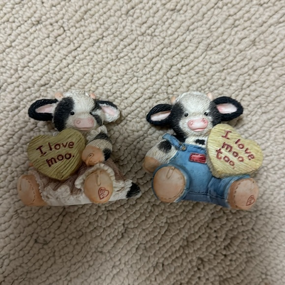 Enesco Mary’s Moo Moo’s Set of Two Figurines - Picture 2 of 3